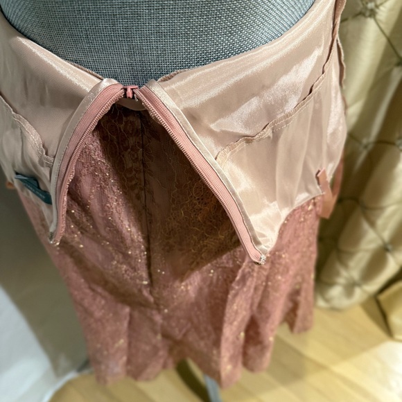 Elegant Pink Lace Dress - Picture 8 of 11